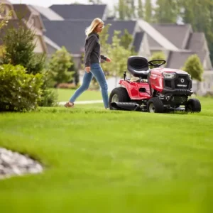 Tondeuse autoportée TROYBILT PONY 92T‑R SELECT – Éjection arrière, 382 cm³, 92 cm Hover Image
