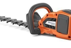 TAILLE-HAIE À BATTERIE HUSQVARNA 322I HD - 60 CM Hover Image